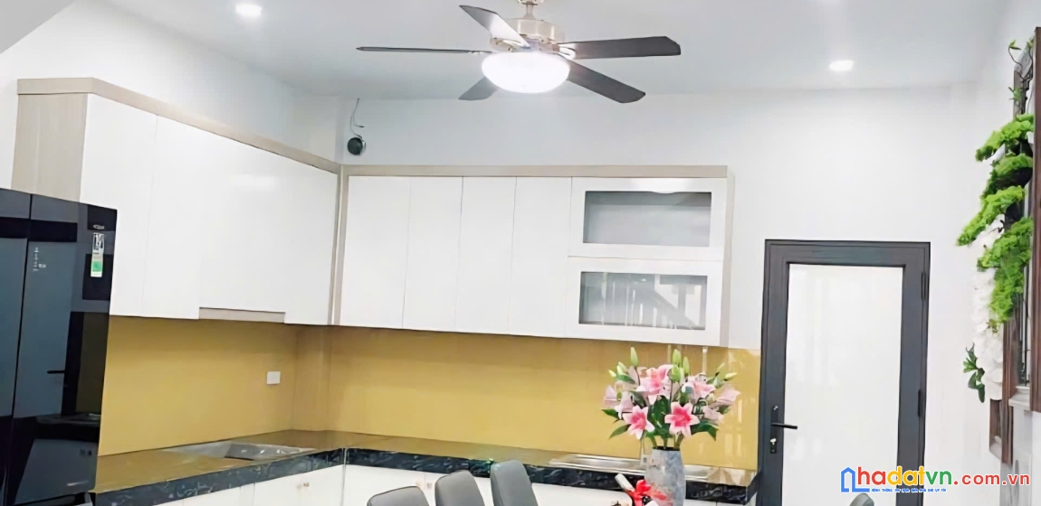 Bán nhà hoàng hoa thám ngõ ô tô thông, gần phố, 44m² x 5 tầng hơn 14 tỷ