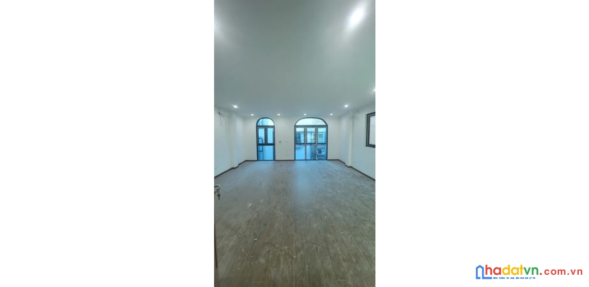 Nhà trần quý cáp. đống đa. thang máy. lô góc. ô tô. vỉa hè. dt 51m2. mt 5,5m. giá 19,7 tỷ.