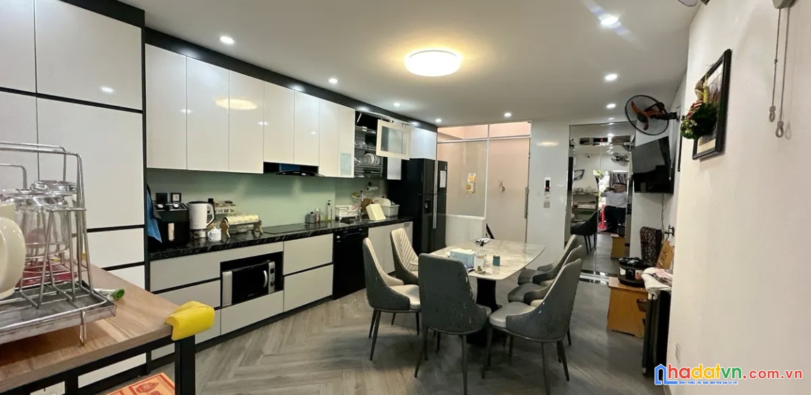 Bán nhà mặt phố đường hoàng mai. 6 tầng thang máy. ô tô. dt 73m2. mt 4,5m. giá 26,4 tỷ.