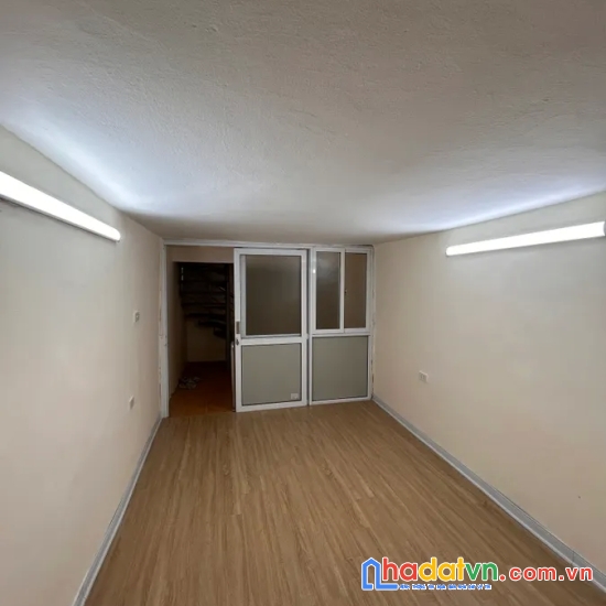 Bán nhà khâm thiên. đống đa. dt 20m2. mt 2,6m. 4 tầng. giá 4,26 tỷ