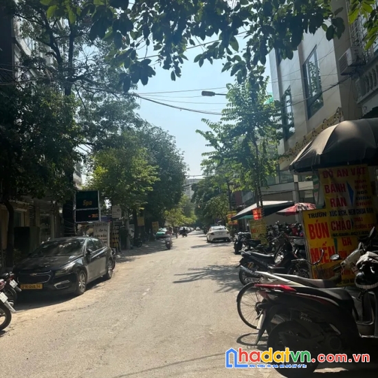 Bán nhà phạm văn đồng. bắc từ liêm. 8 tầng thang máy. ô tô. dt 99m2. mt 4,3m. giá 41,6 tỷ.