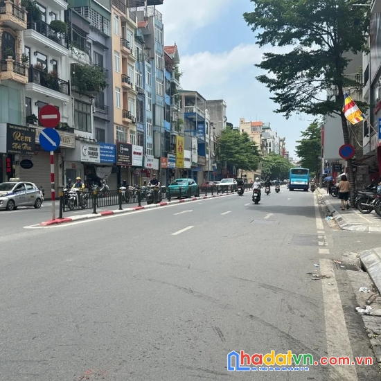 Bán nhà mặt phố tôn đức thắng. đống đa. ô tô. vỉa hè. dt 43m2. mt 5,4m. 5 tầng. giá 27 tỷ.