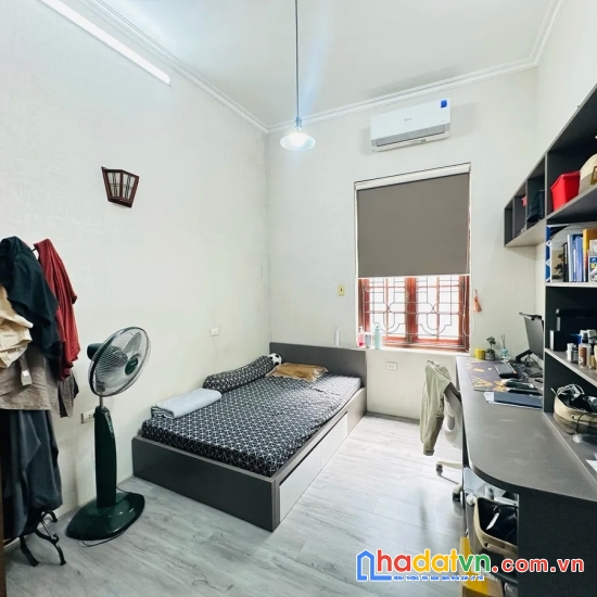 Bán nhà quán thánh. ba đình. dt 131m2. mt 6,8m. 4 tầng. giá 34.5 tỷ.