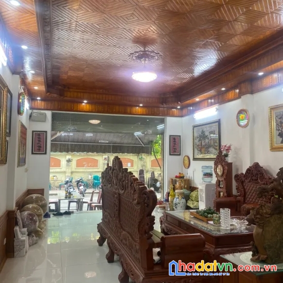 Bán nhà hoàng cầu. đống đa. 6 tầng thang máy. ô tô. vỉa hè. dt 80m2. mt 5m.  giá 43,8 tỷ.