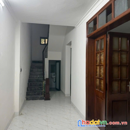 Bán nhà vị trí đẹp nhất cầu giấy-ngõ ô tô thông-đối diện bãi để xe ô tô- đầu tư ccmn-tiện ích đủ