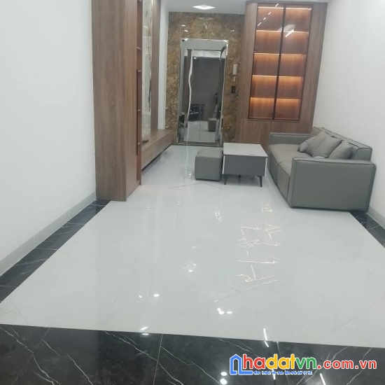 Nhà đẹp xuân thuỷ-vị trí cực đẹp, ba bước ra phố, ngõ nông thông, trung tâm hót. tiện ích ngập tràn.