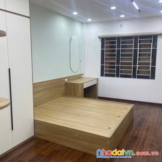 Nhà đẹp xuân thuỷ-vị trí cực đẹp, ba bước ra phố, ngõ nông thông, trung tâm hót. tiện ích ngập tràn.