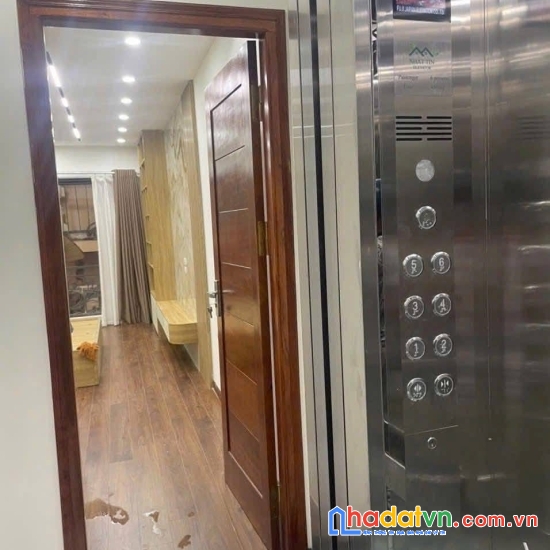 Nhà đẹp xuân thuỷ-vị trí cực đẹp, ba bước ra phố, ngõ nông thông, trung tâm hót. tiện ích ngập tràn.