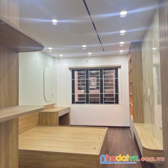 Nhà đẹp xuân thuỷ-vị trí cực đẹp, ba bước ra phố, ngõ nông thông, trung tâm hót. tiện ích ngập tràn.