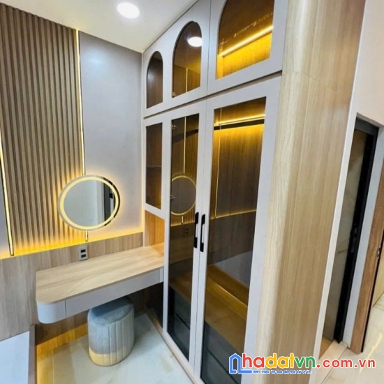 Mặt tiền trung tâm q10 - 24m2 (cn 20m2) - nhà mới 3 tầng full nội thất cao cấp - 6.x tỷ