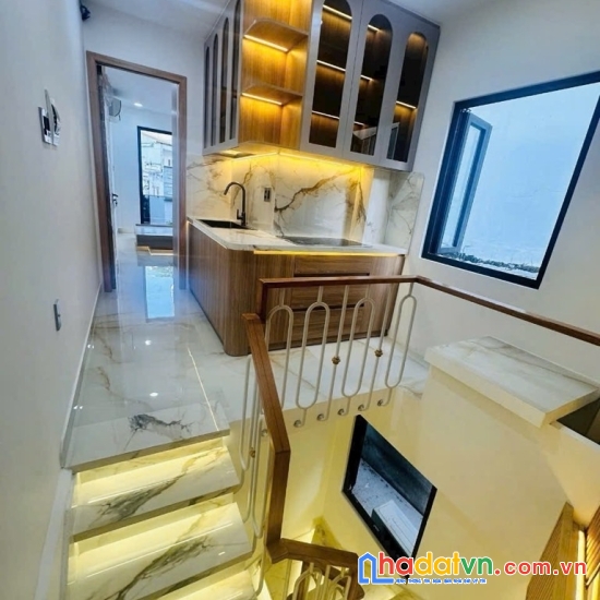 Mặt tiền trung tâm q10 - 24m2 (cn 20m2) - nhà mới 3 tầng full nội thất cao cấp - 6.x tỷ