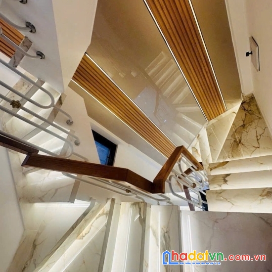 Mặt tiền trung tâm q10 - 24m2 (cn 20m2) - nhà mới 3 tầng full nội thất cao cấp - 6.x tỷ
