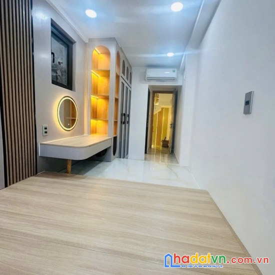 Mặt tiền trung tâm q10 - 24m2 (cn 20m2) - nhà mới 3 tầng full nội thất cao cấp - 6.x tỷ