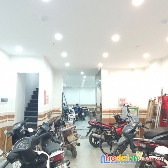 Bán nhà hoàng mai - đền lừ 73m, 7 tầng. giá: 18.4 tỷ. lh: 0937158386