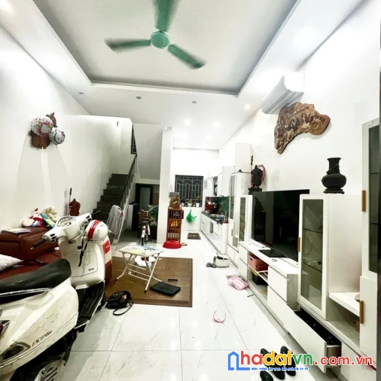 Bán nhà vương thừa vũ. thanh xuân. ô tô. dt 40m2. mt 4,5m. 4 tầng. giá 13,7 tỷ.