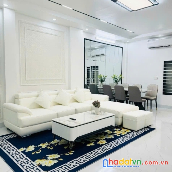 Nhà phân lô nguyễn ngọc vũ - ba gác chạy qua nhà - sát phố 