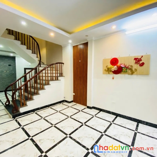 Bán nhà định công thượng. hoàng mai. dt 64m2. mt 4m. 5 tầng. giá 12.4 tỷ.