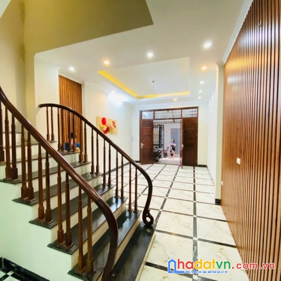 Bán nhà định công thượng. hoàng mai. dt 64m2. mt 4m. 5 tầng. giá 12.4 tỷ.