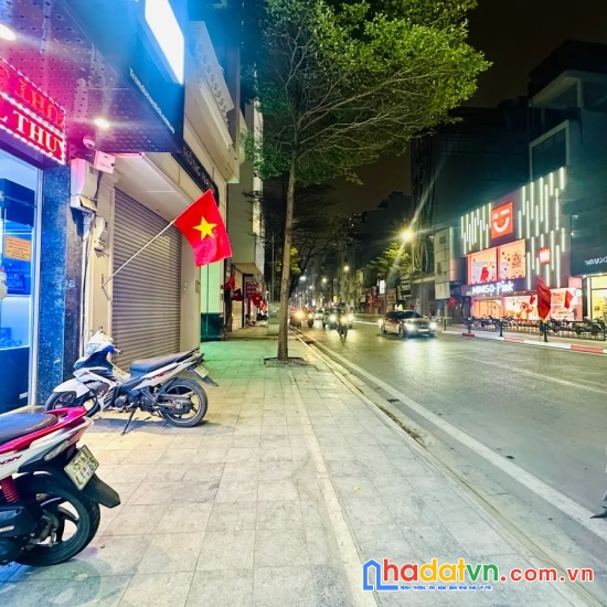 Bán nhà mặt phố tôn đức thắng. đống đa. ô tô. vỉa hè. dt 108m2. 5 tầng. giá 59,6 tỷ.