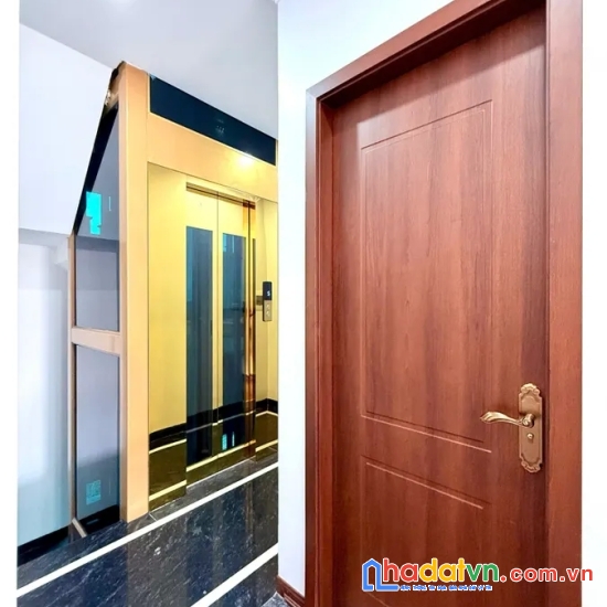 Bán nhà mặt phố tam trinh. hoàng mai. 5 tầng thang máy. ô tô. vỉa hè. dt 40m2. giá 18,7 tỷ. 