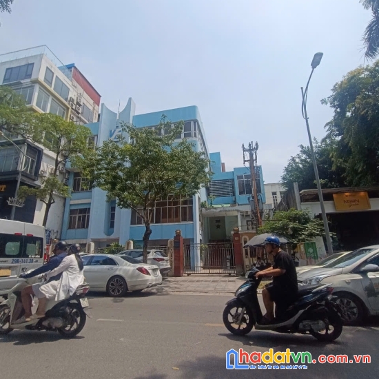 Siêu hiếm! nhà phố nguyễn du 4 tầng, sân vườn rộng, khu phố đông dân cư