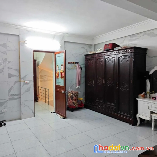 Bán nhà kim hoa. đống đa. dt 40m2. mt 4.8m. 5 tầng. giá 11,2 tỷ.