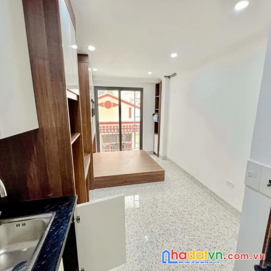 Bán nhà giáp bát. hoàng mai. 7 tầng thang máy. dt 97m2. mt 5,6m. giá 22,8 tỷ.