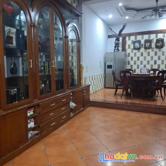 Bán nhà mặt phố nguyễn bá khoản. cầu giấy. ô tô. vỉa hè. dt 84m2. mt 5m. giá 46.3 tỷ.