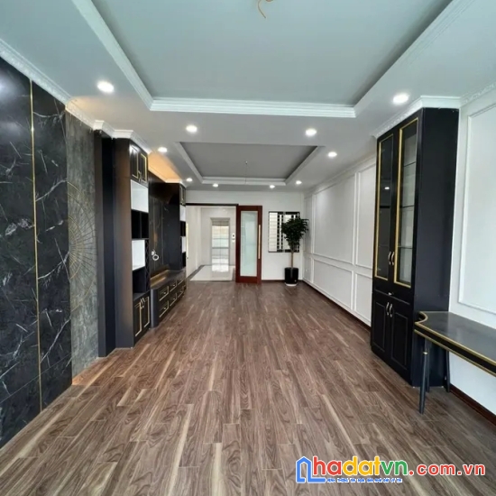 Bán nhà tân mai. hoàng mai. 6 tầng thang máy. ô tô. dt 76m2. mt 4m. giá 24.4 tỷ.