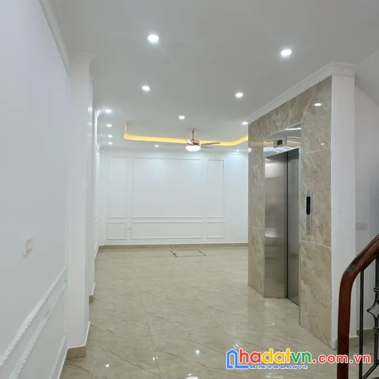 Bán nhà kim giang. hoàng mai. 7 tầng thang máy. ô tô. dt 55m2. mt 4.8m. giá 14.5 tỷ