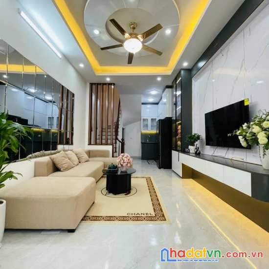 Bán nhà kim giang. hoàng mai. dt 31m2. mt 3.5m. . 5 tầng. giá 8.3 tỷ