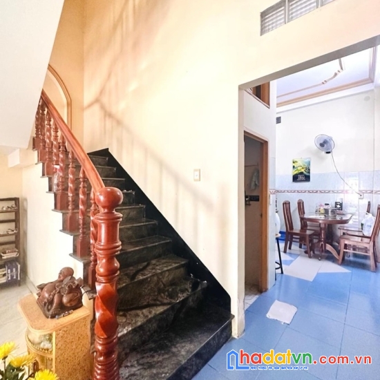 Hẻm xe hơi cách mạng tháng 8 - dt sổ 60m2 (5x12 vuông vức) - 3 tầng btct - 9.2 tỷ
