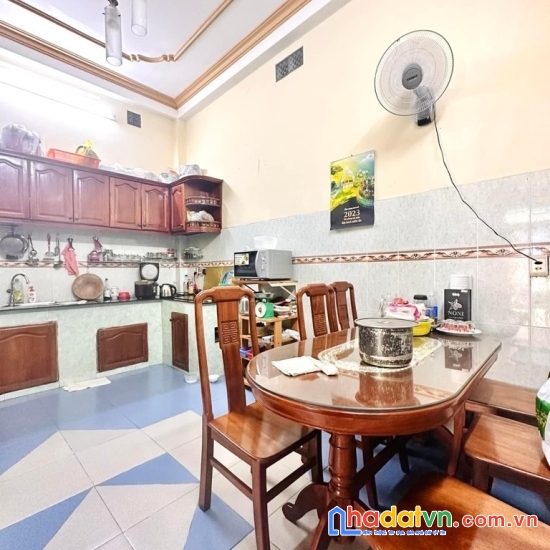 Hẻm xe hơi cách mạng tháng 8 - dt sổ 60m2 (5x12 vuông vức) - 3 tầng btct - 9.2 tỷ