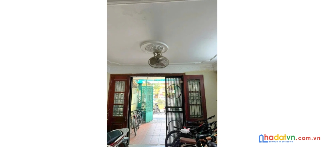 Bán nhà trung kính. cầu giấy. ô tô tránh. dt 84m2. mt 4.2m. 4 tầng. giá 32,3 tỷ.