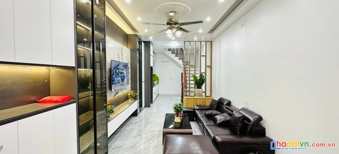 Bán nhà thịnh liệt. hoàng mai. ô tô. dt 39m2. mt 3.6m. 5 tầng. giá 12.7 tỷ.