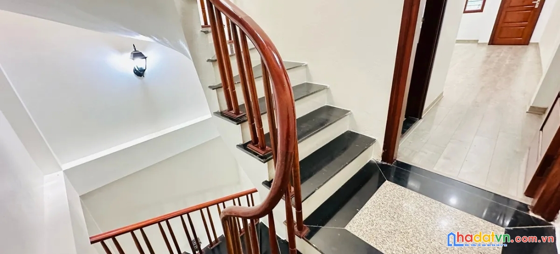 Bán nhà thịnh liệt. hoàng mai. ô tô. dt 39m2. mt 3.6m. 5 tầng. giá 12.7 tỷ.