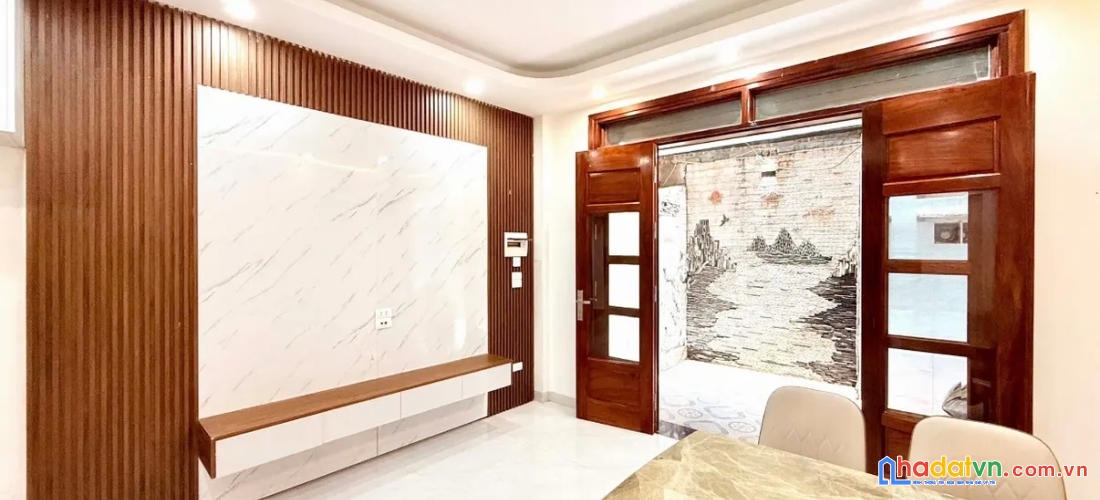 Bán nhà văn chương. đống đa. 6 tầng thang máy. dt 50m2. mt 4m. giá 9,76 tỷ.