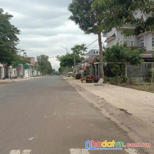 1 lô đất quá đẹp, mặt tiền tôn thất thuyết, lô 90, trung tâm đức trọng, lâm đồng