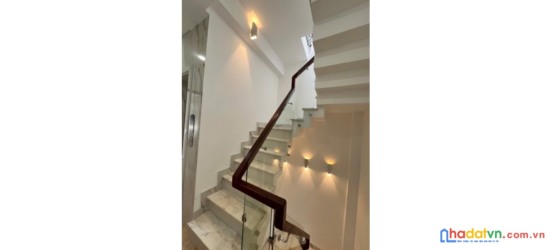 Hẻm xe hơi trung tâm quận 3 - 35m2 - 5 tầng btct có thang máy 500kg - 8.x tỷ