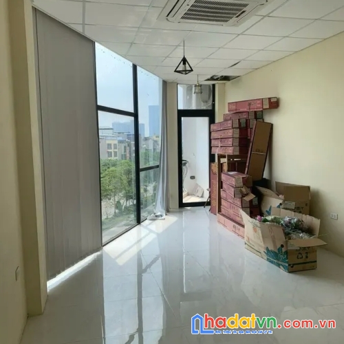 Nhà mặt phố võ chí công. cầu giấy. thang máy. ô tô. vỉa hè. dt 65m2. mt 8m. giá 30.8 tỷ