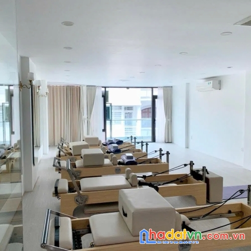 Bán nhà mặt phố võng thị. tây hồ. 10 tầng thang máy. ô tô. dt 102m2. mt 5,6m. giá 51.8 tỷ