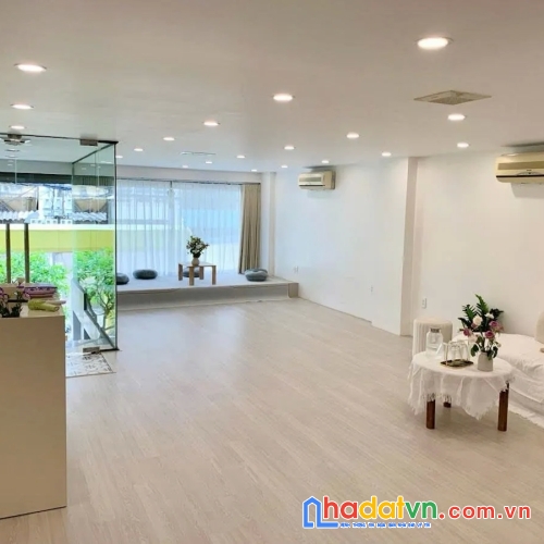 Bán nhà mặt phố võng thị. tây hồ. 10 tầng thang máy. ô tô. dt 102m2. mt 5,6m. giá 51.8 tỷ