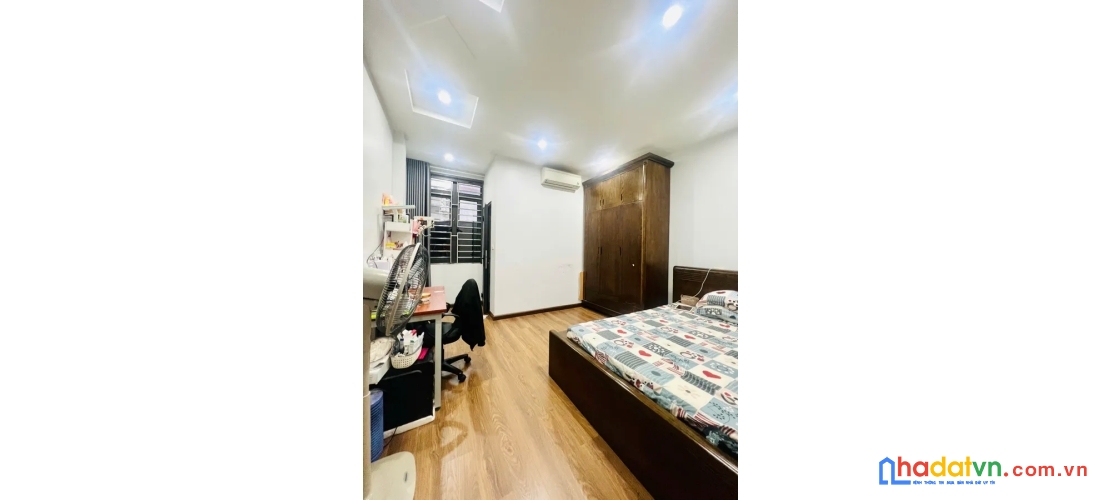 Nhà phố nguyên hồng, 45m2 x 5 tầng, lô góc mặt tiền 4.5m, giá 15.9 tỷ