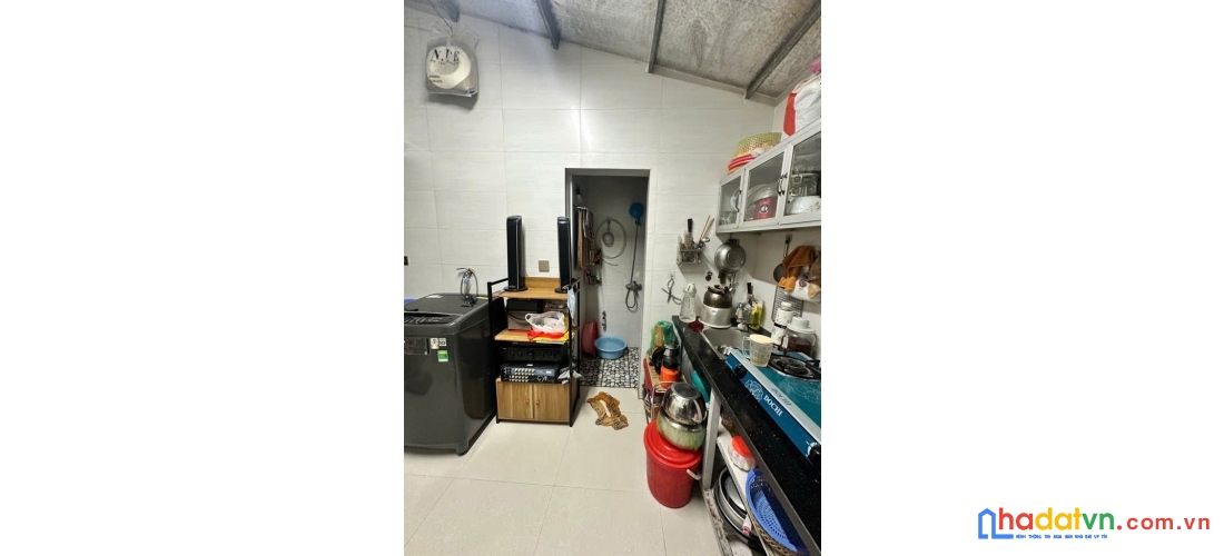 Bán căn hộ tập thể tầng 1 ở chợ 8/3