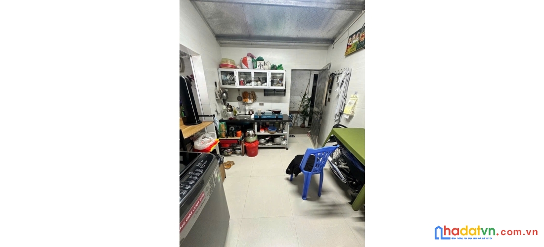 Bán căn hộ tập thể tầng 1 ở chợ 8/3