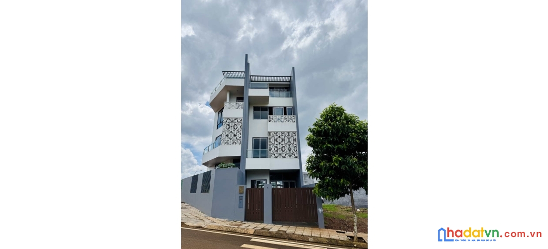 Bán nhà phố 4 tầng 125m2 - trung tâm phố buôn ma thuột