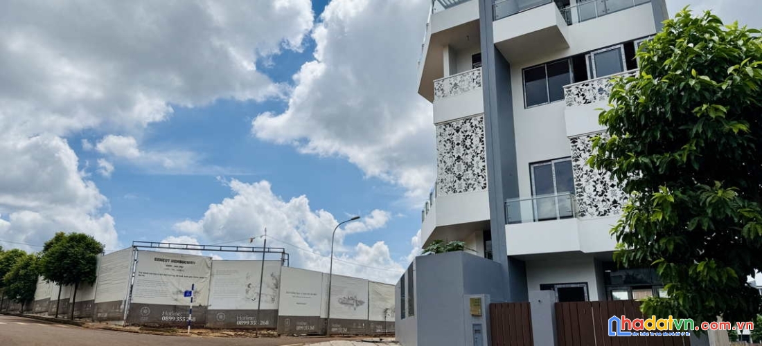 Bán nhà phố 4 tầng 125m2 - trung tâm phố buôn ma thuột