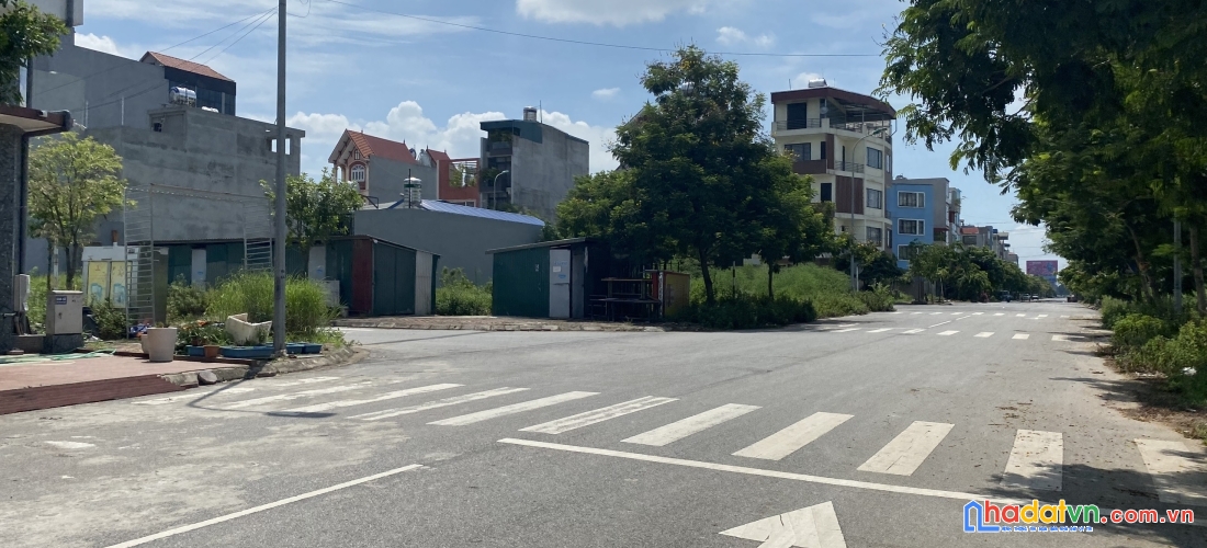 Bán đất tái định cư trâu quỳ/gia lâm đường 17m giá chỉ 160tr/m2 mặt tiền 6.5m sẵn dòng tiền