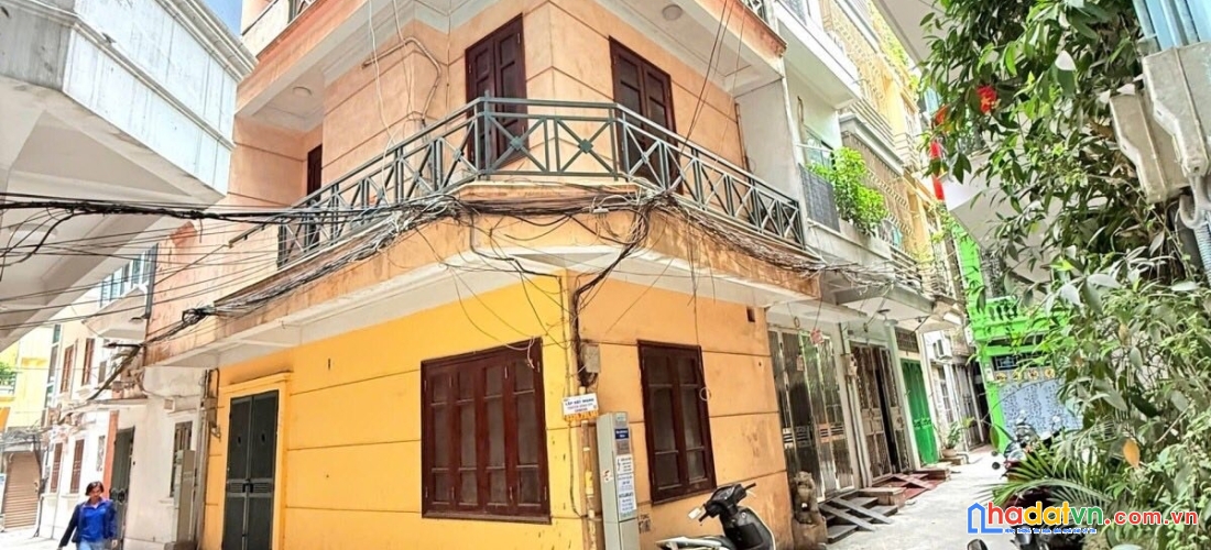 Bán nhà phố huỳnh thúc kháng, đống đa 38m, 5 tầng. giá: 16.5 tỷ. lh: 0937158386