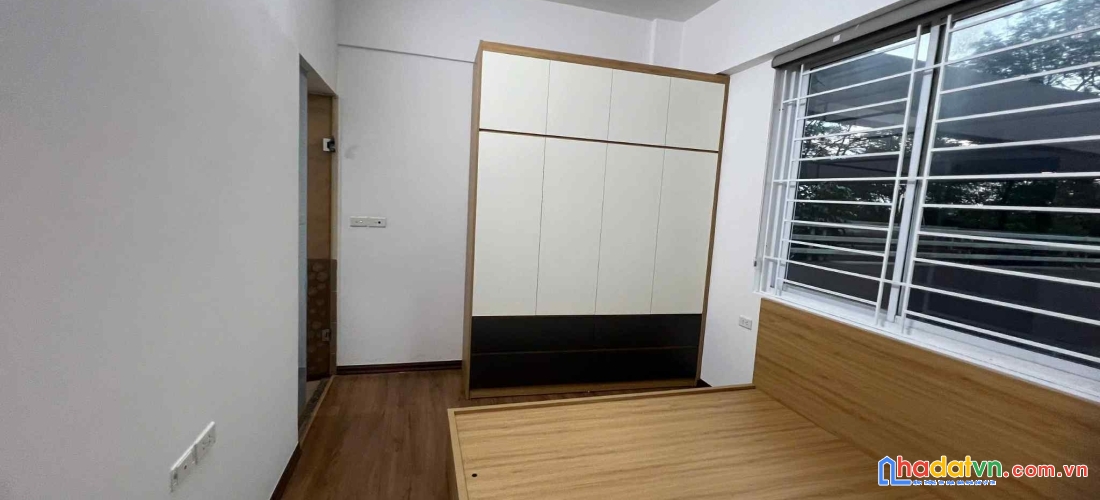 Chính chủ bán căn hộ chung cư khu đô thị đặng xá/gia lâm/ 70m2 2ngủ 2vs đông nam